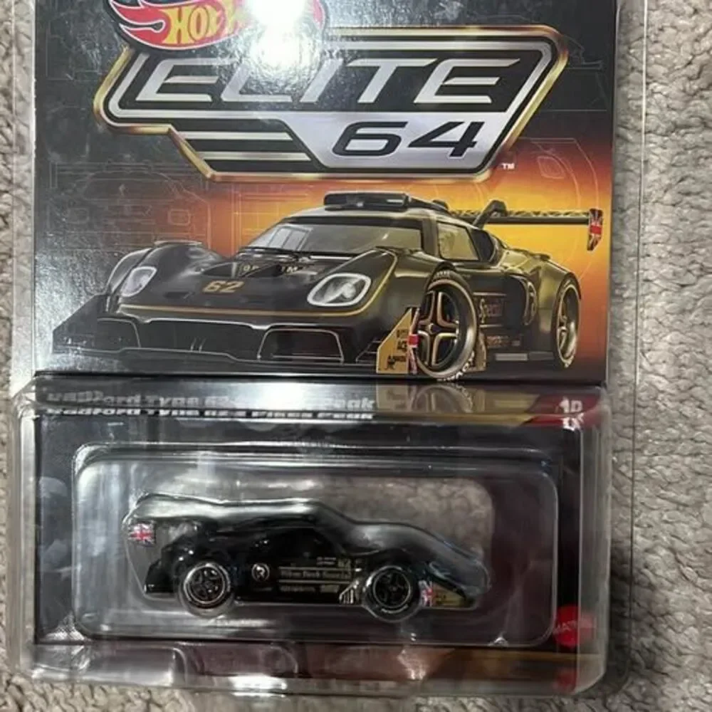 HOT WHEELS COLLECTORS ELITE 64 RADFORD TYPE 62-2 PIKES PEAK MATTEL JCP44 in hand